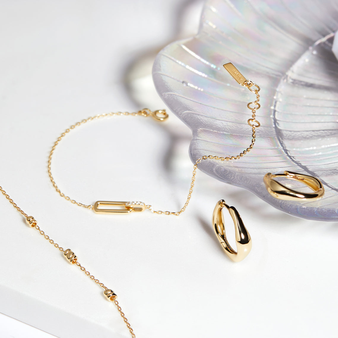 Gold Glam Interlock Bracelet Set