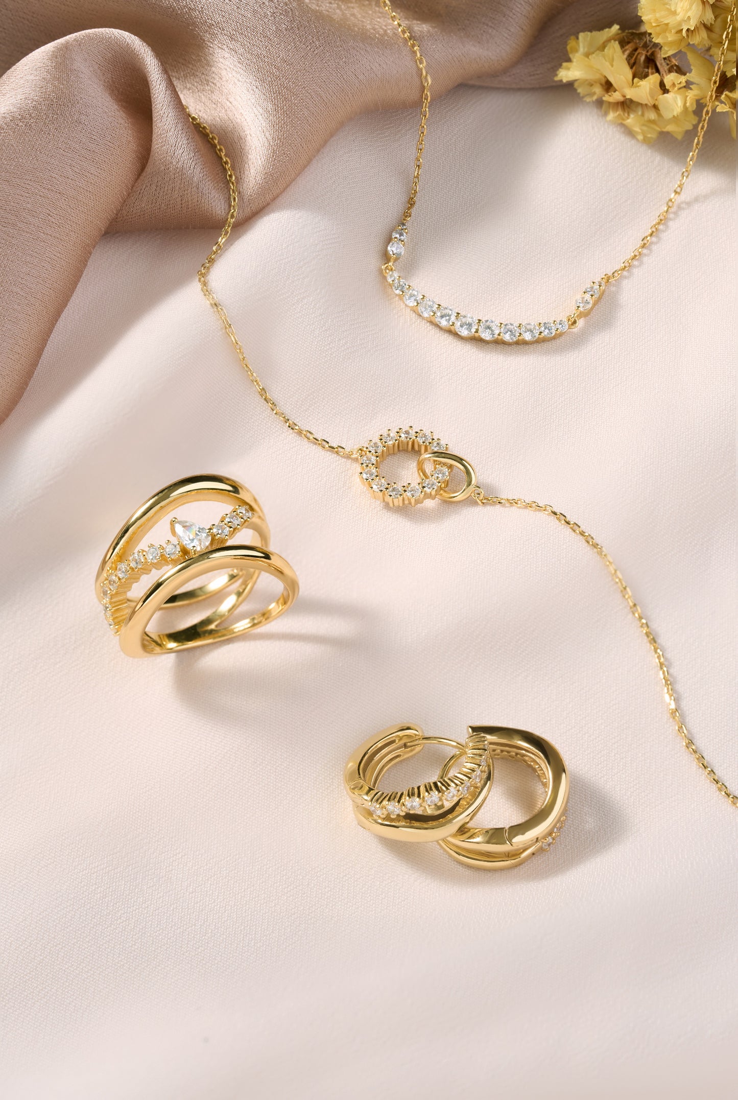 Gold pavé necklace gift idea or fashion look