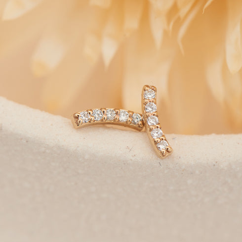 14kt Gold Magma Diamond Curve Stud Earrings