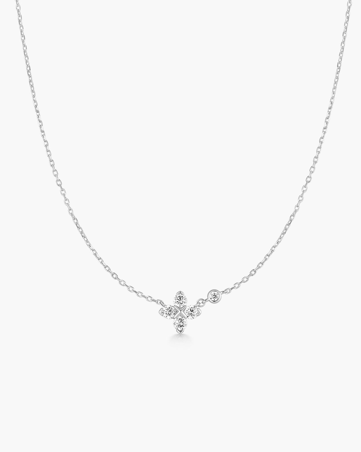 Silver Sparkling Lucky Clover Necklace
