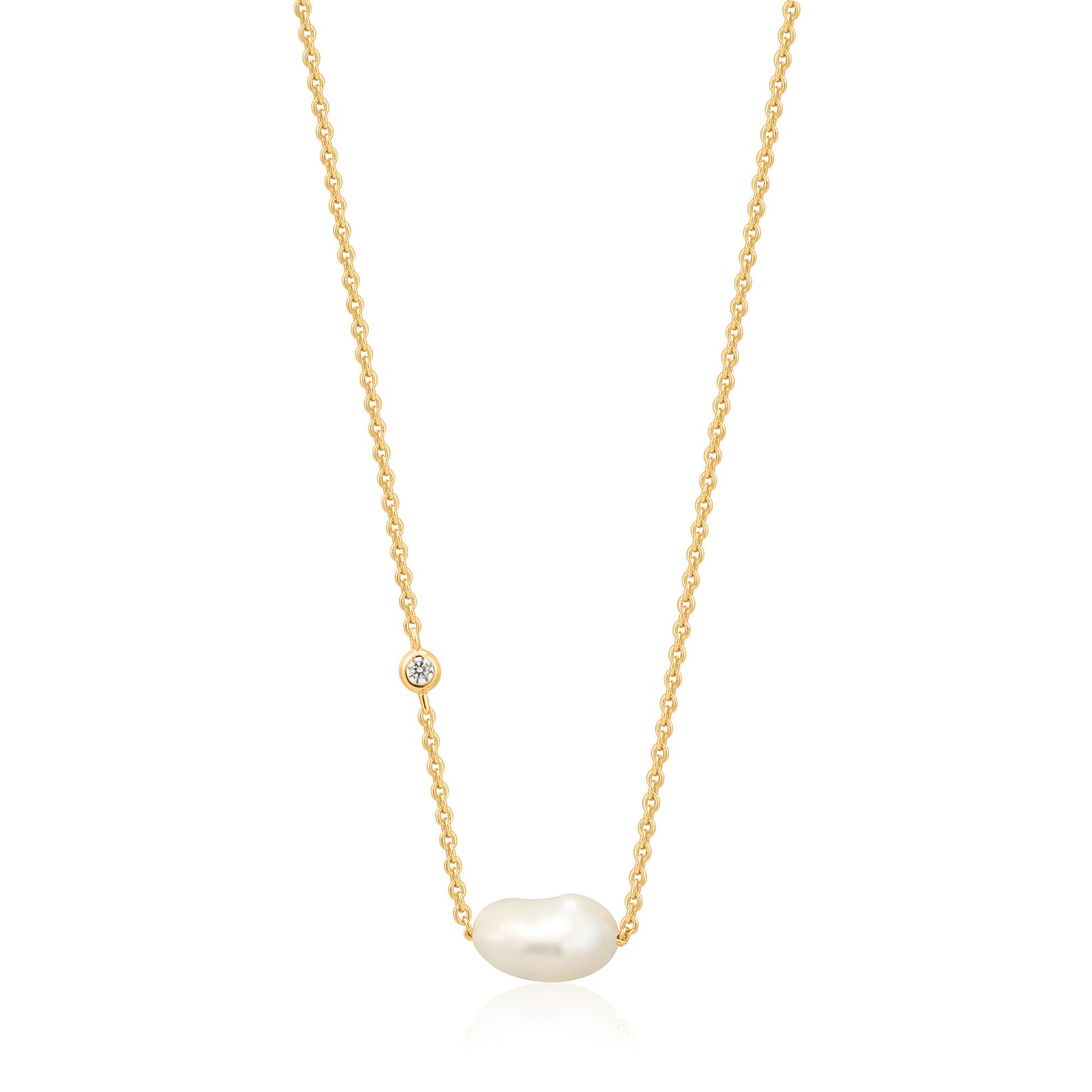 Gold pearl necklace