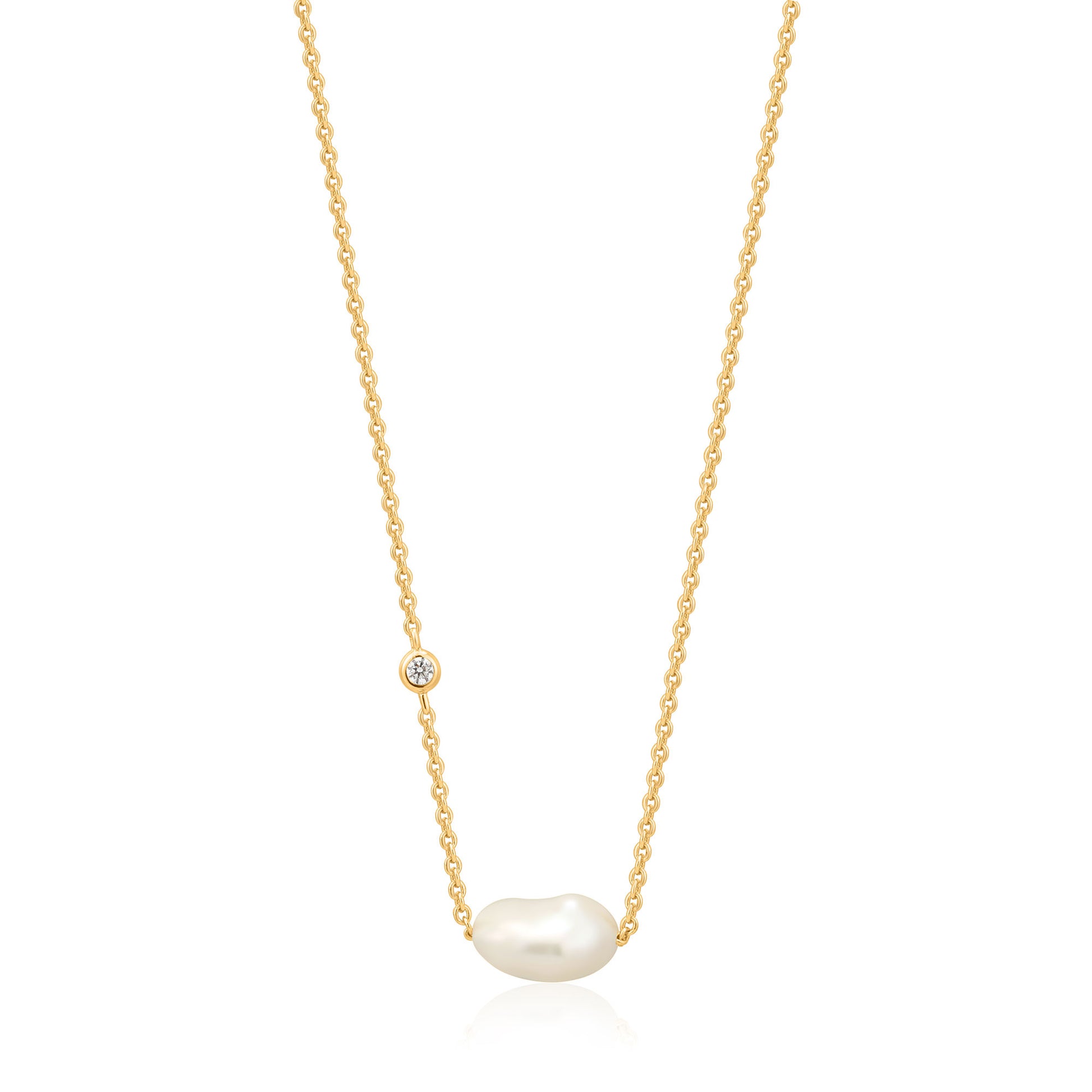 Gold pearl necklace