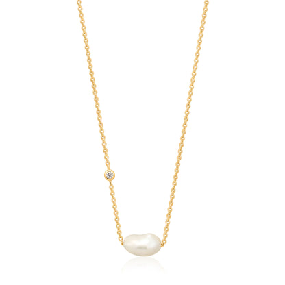 Gold pearl necklace